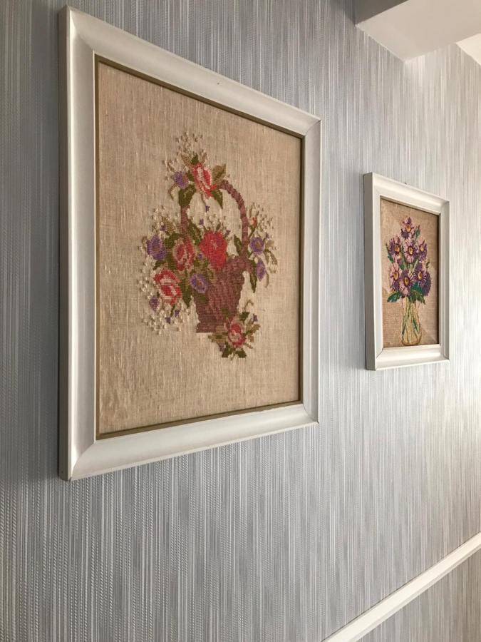 Villa Magda 尤斯托尼莫斯基 外观 照片