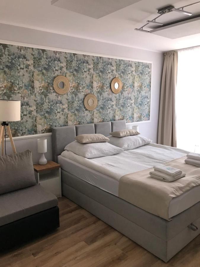 Villa Magda 尤斯托尼莫斯基 外观 照片