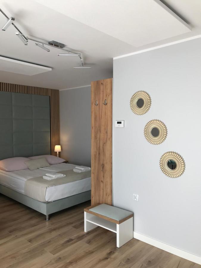 Villa Magda 尤斯托尼莫斯基 外观 照片