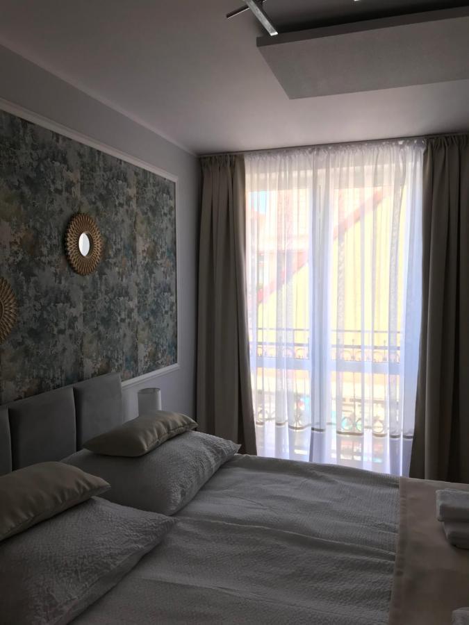 Villa Magda 尤斯托尼莫斯基 外观 照片